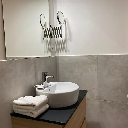 Crespi Station Apartment
