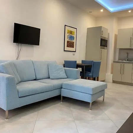 Crespi Station Apartment